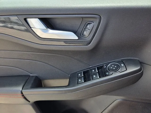 2025 Ford Escape ST-Line - Photo 20