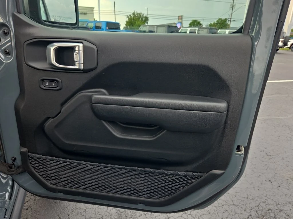 Used 2026 Gray Jeep Rubicon image 17