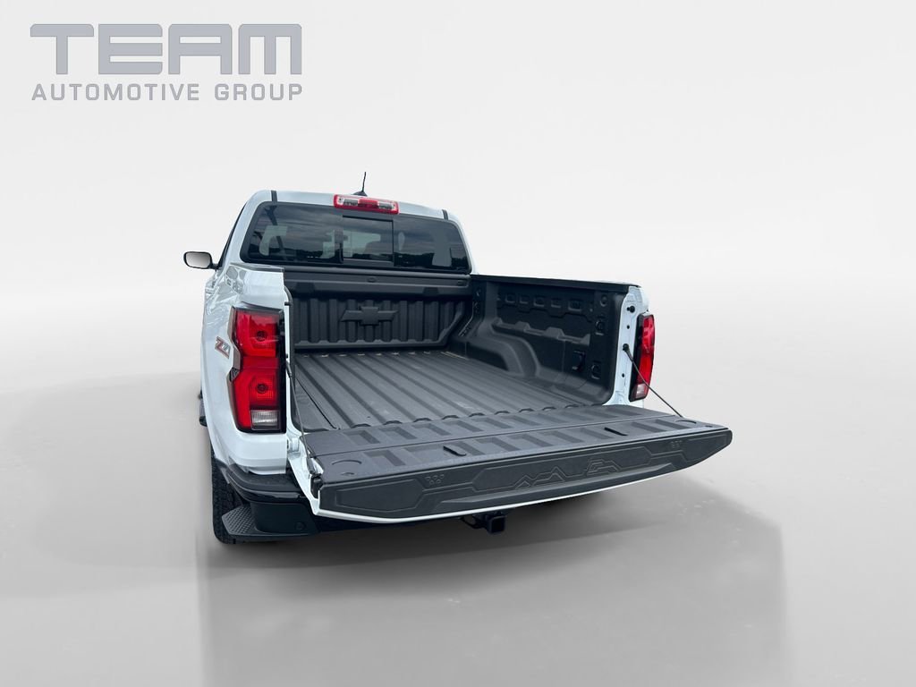 New 2026 Summit White Chevrolet Z71 image 25