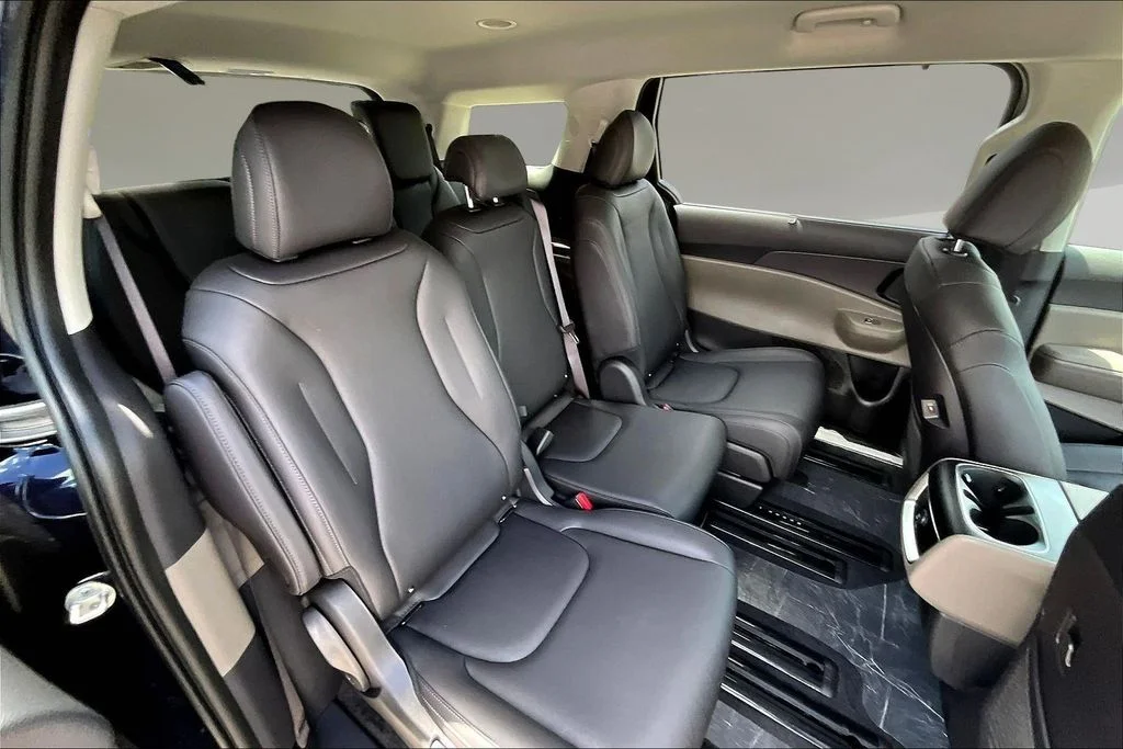 New 2026 Deep Chroma Blue Kia EX image 9