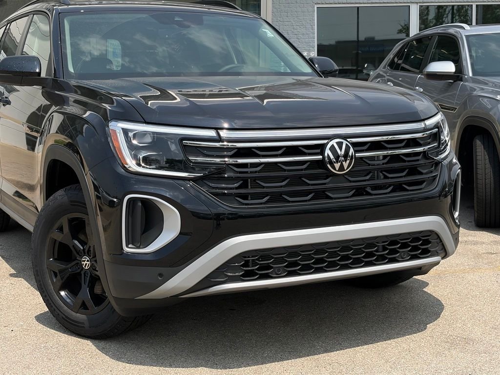 New 2026 Deep Black Pearl Volkswagen 2.0T Peak Edition image 9