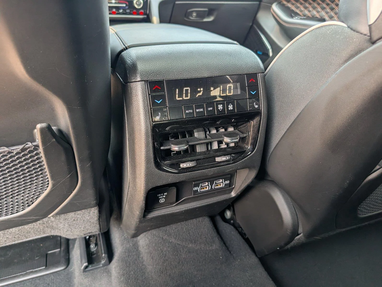 Used 2025 Diamond Black Crystal Pearlcoat Jeep Summit image 30