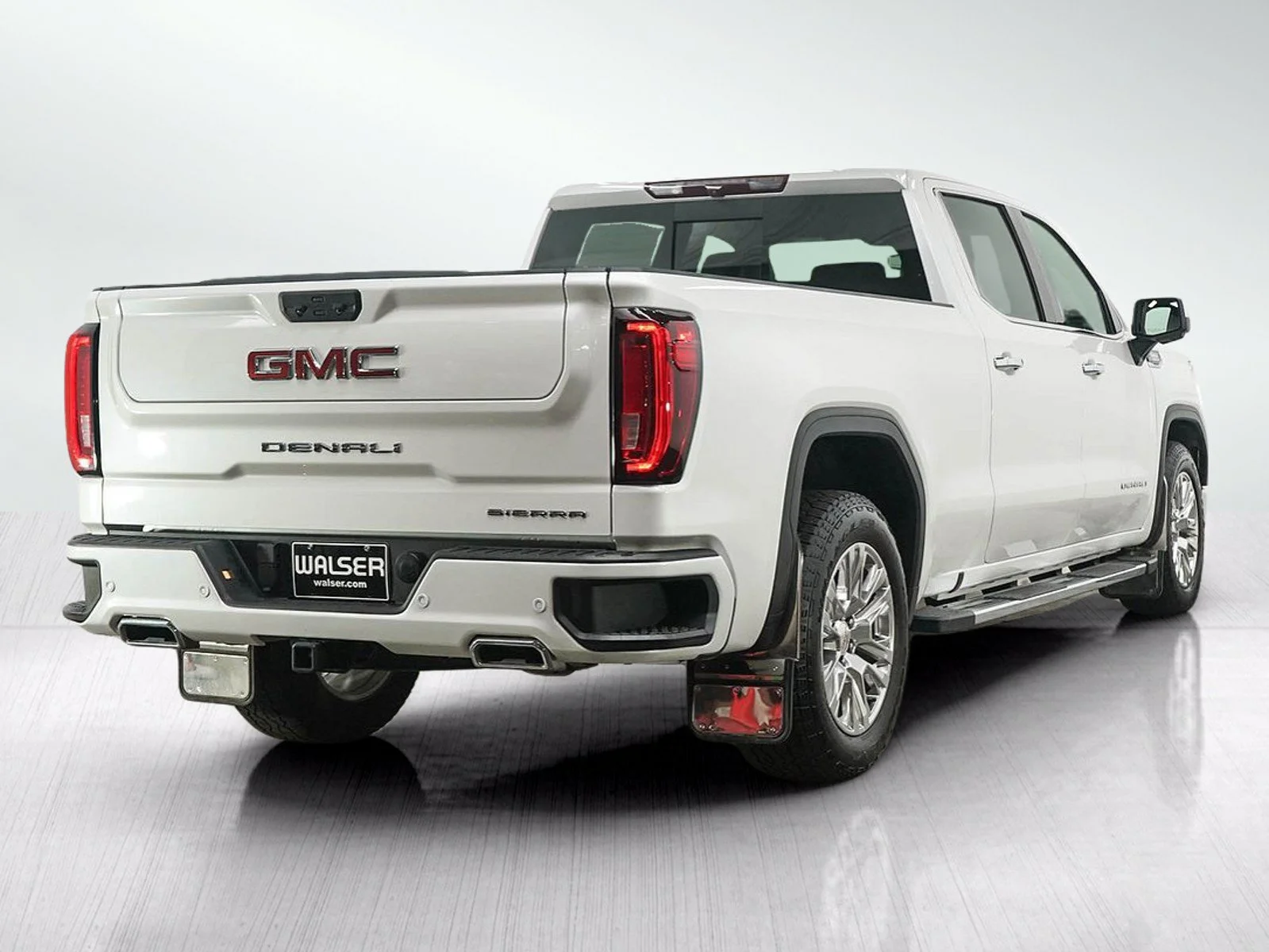Used 2023 White Frost GMC Denali image 5