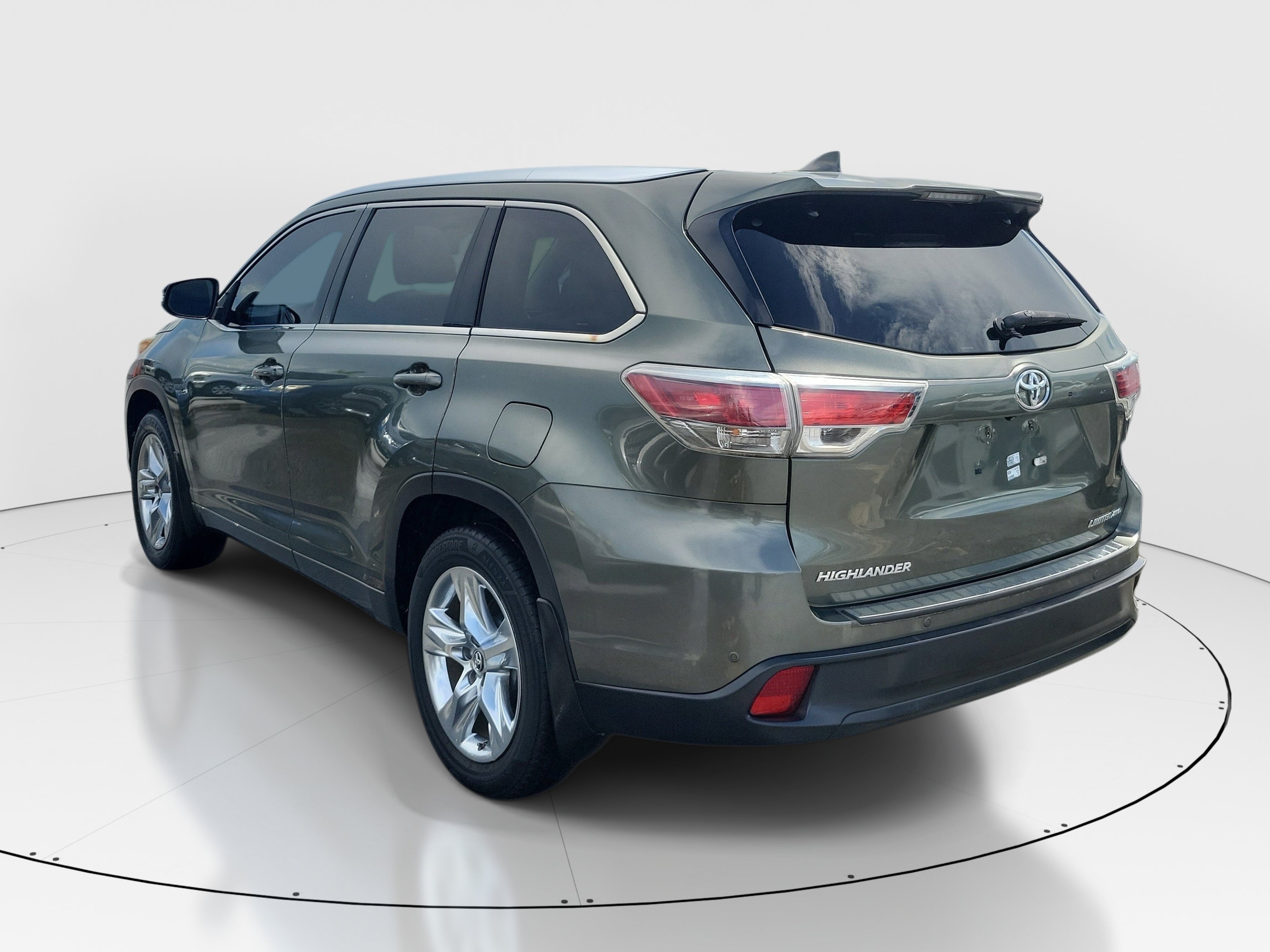 Used 2016 Jade Metallic Toyota Limited Platinum V6 image 4