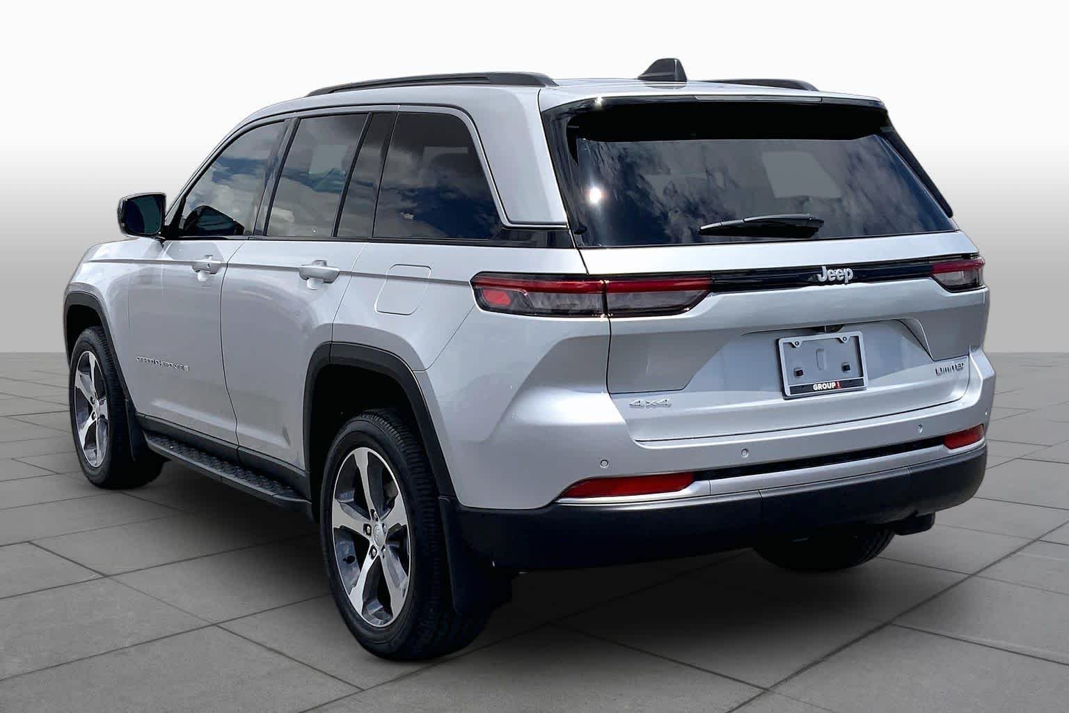 Used 2026 Silver Zynith Jeep Limited image 12
