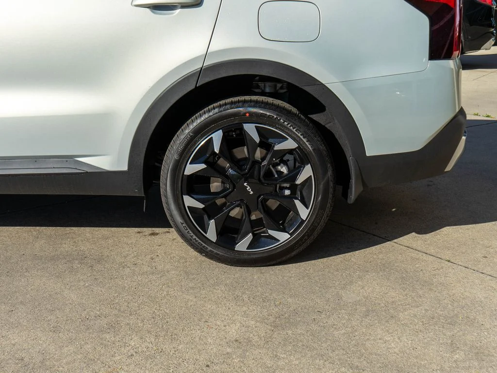 New 2026 Ivory Silver Kia EX image 28