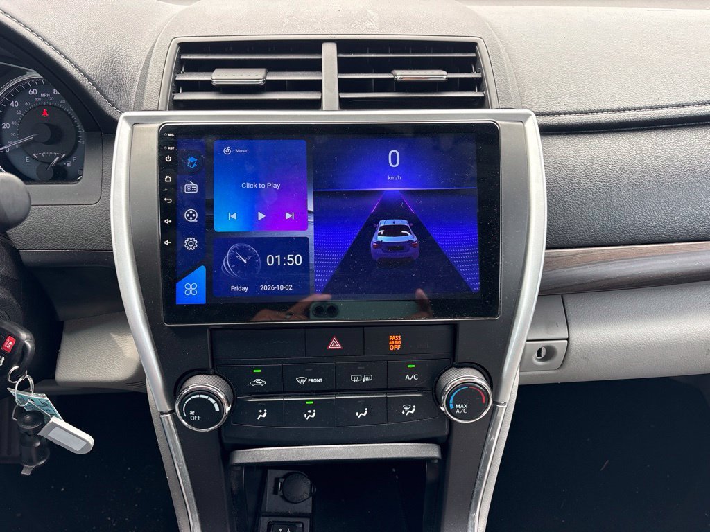 Used 2015 Gray Toyota LE image 25