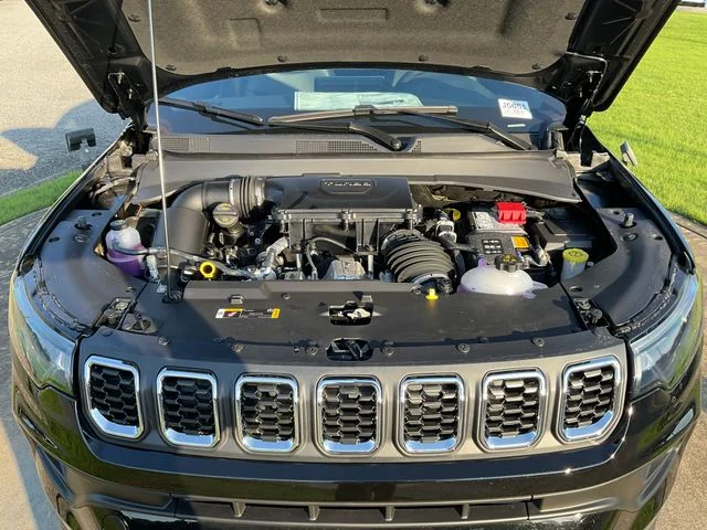 New 2026 Diamond Black Crystal Pearl-Coat Exterior Paint Jeep  image 27
