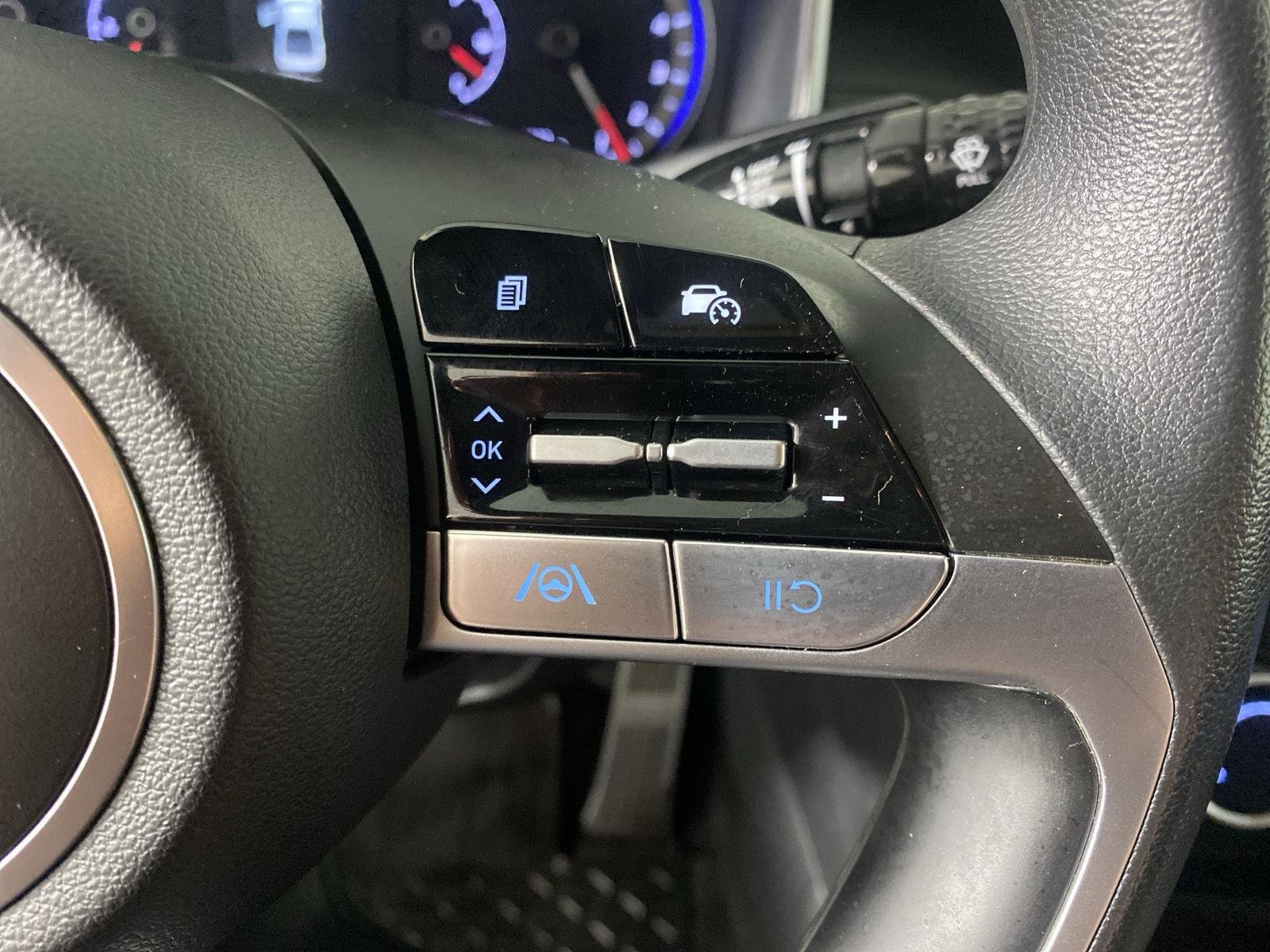Used 2023 Blue Stone Hyundai SEL image 19