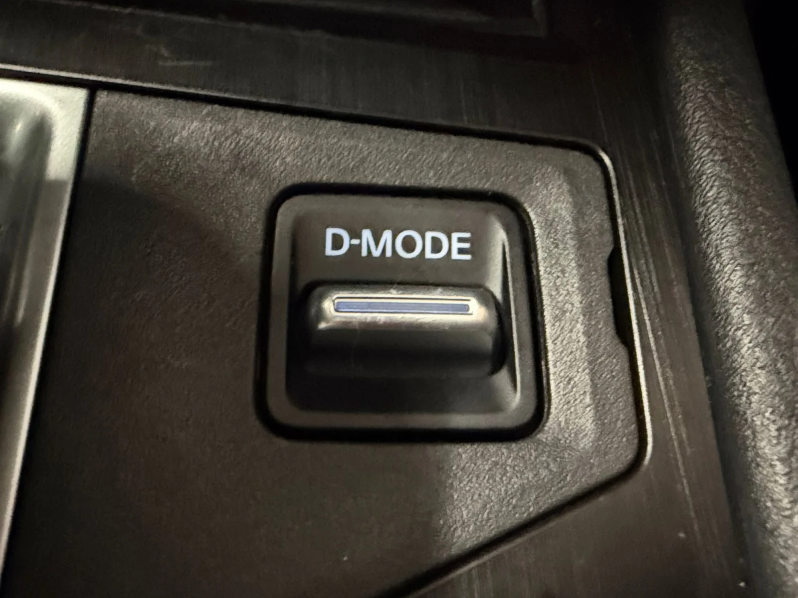 Used 2025 Canyon Bronze Metallic Nissan SV image 38