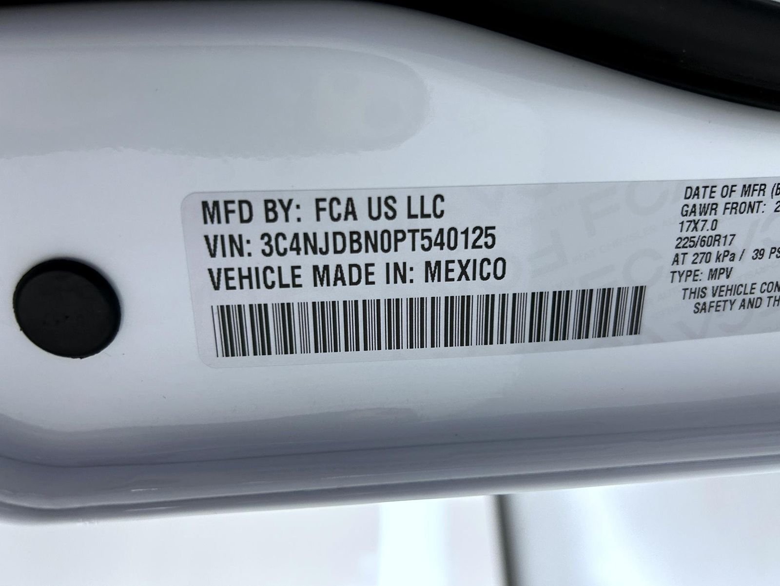 Used 2023 White Jeep Latitude image 25
