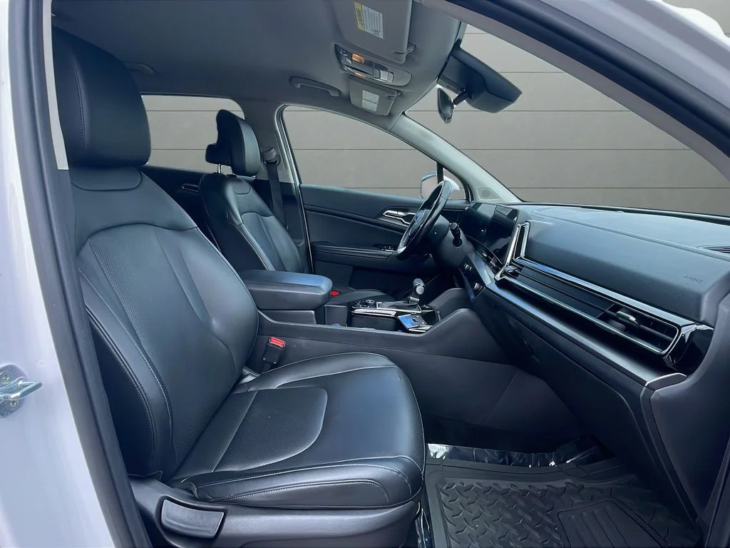 Used 2023 White Kia EX image 15