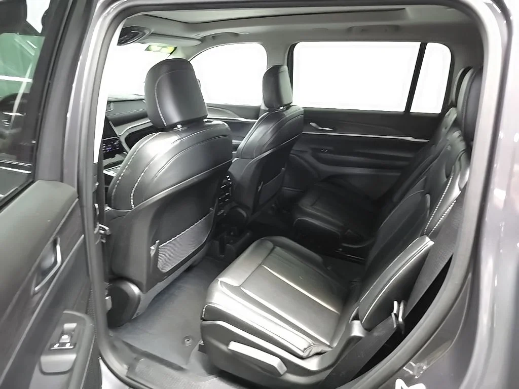 2023 Jeep Grand Cherokee L Limited - Photo 32