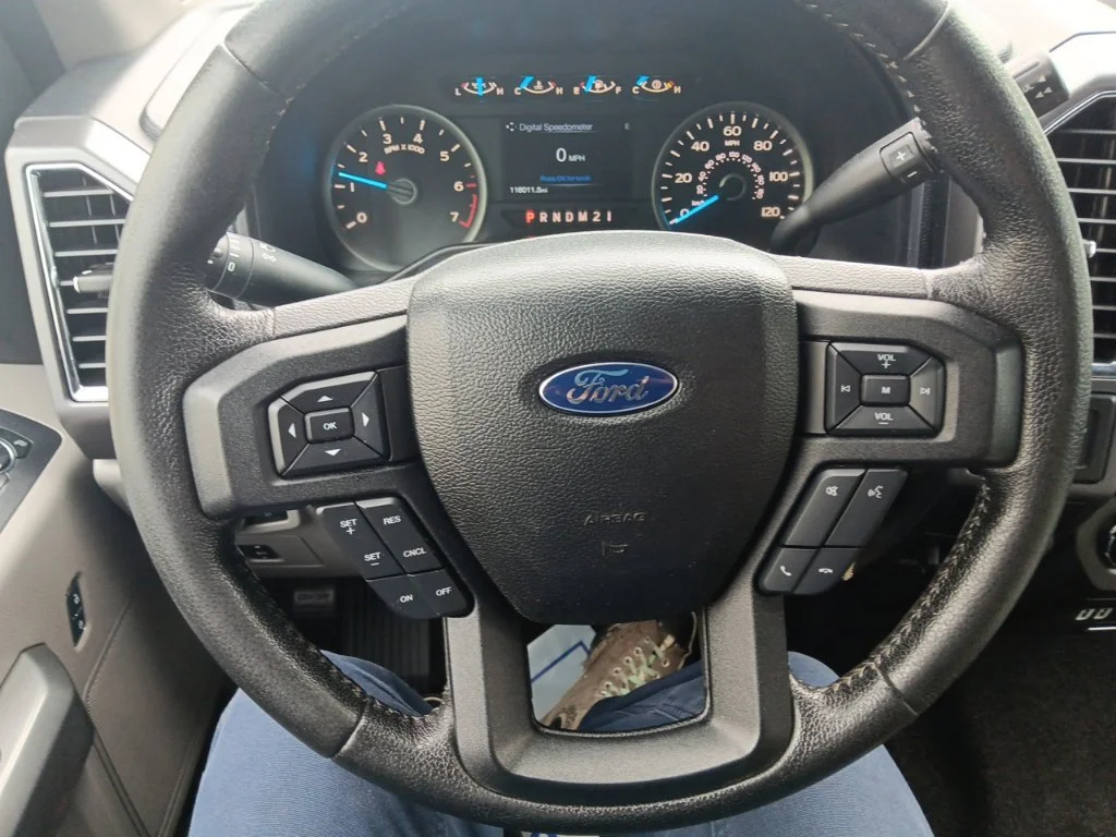 Used 2016 Blue Jeans Metallic Ford XLT image 18