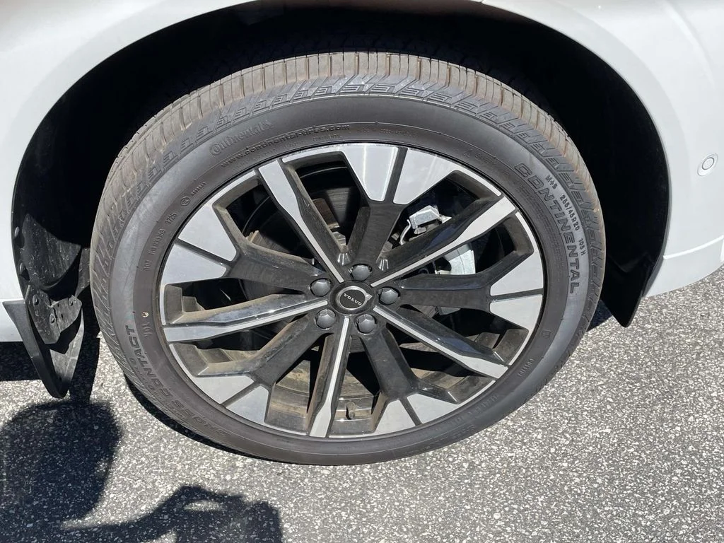 2026 Volvo XC60 Plus - Photo 9