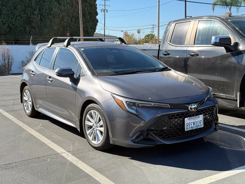 2025 Toyota Corolla Hatchback SE