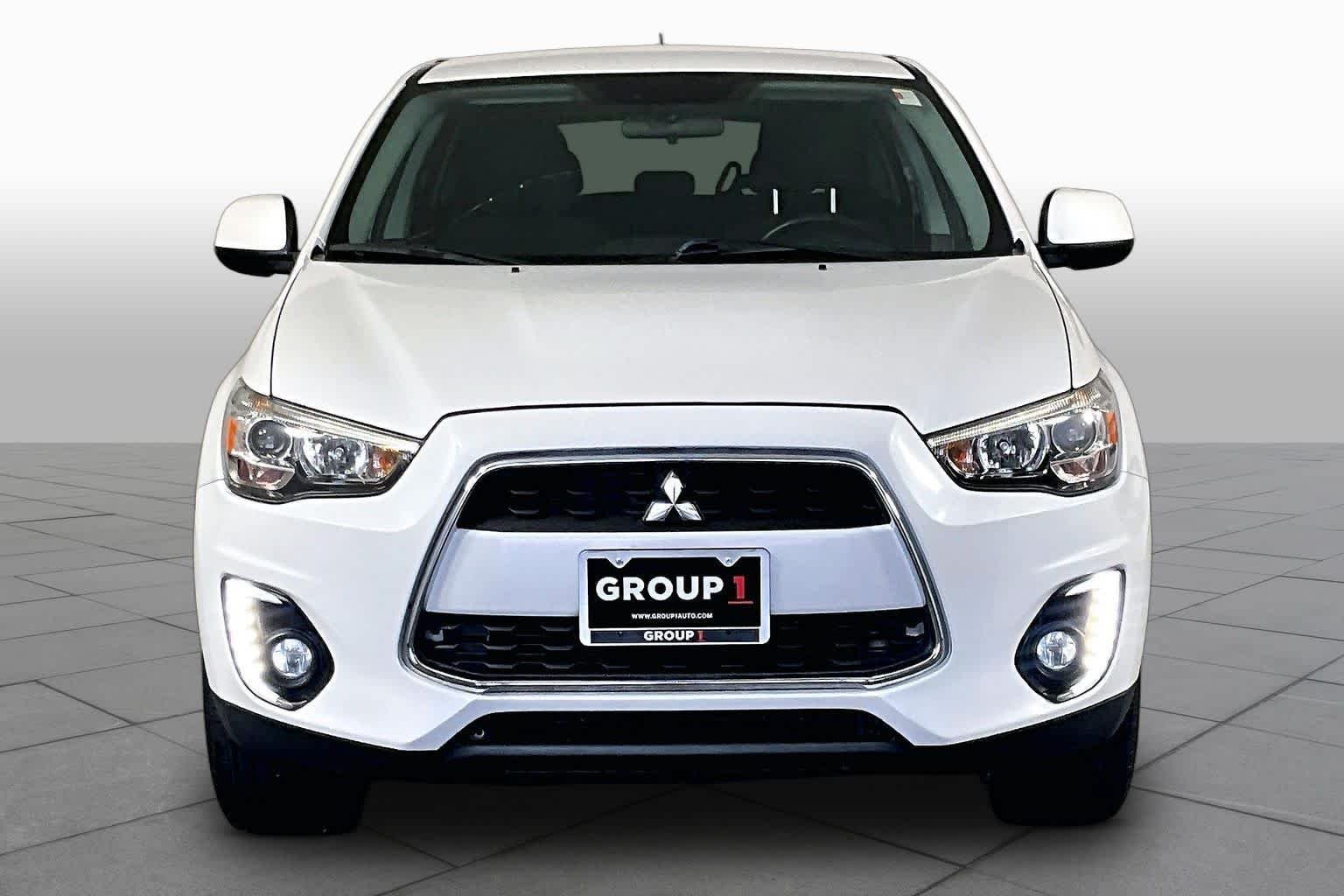 Used 2015 White Pearl Mitsubishi SE image 4