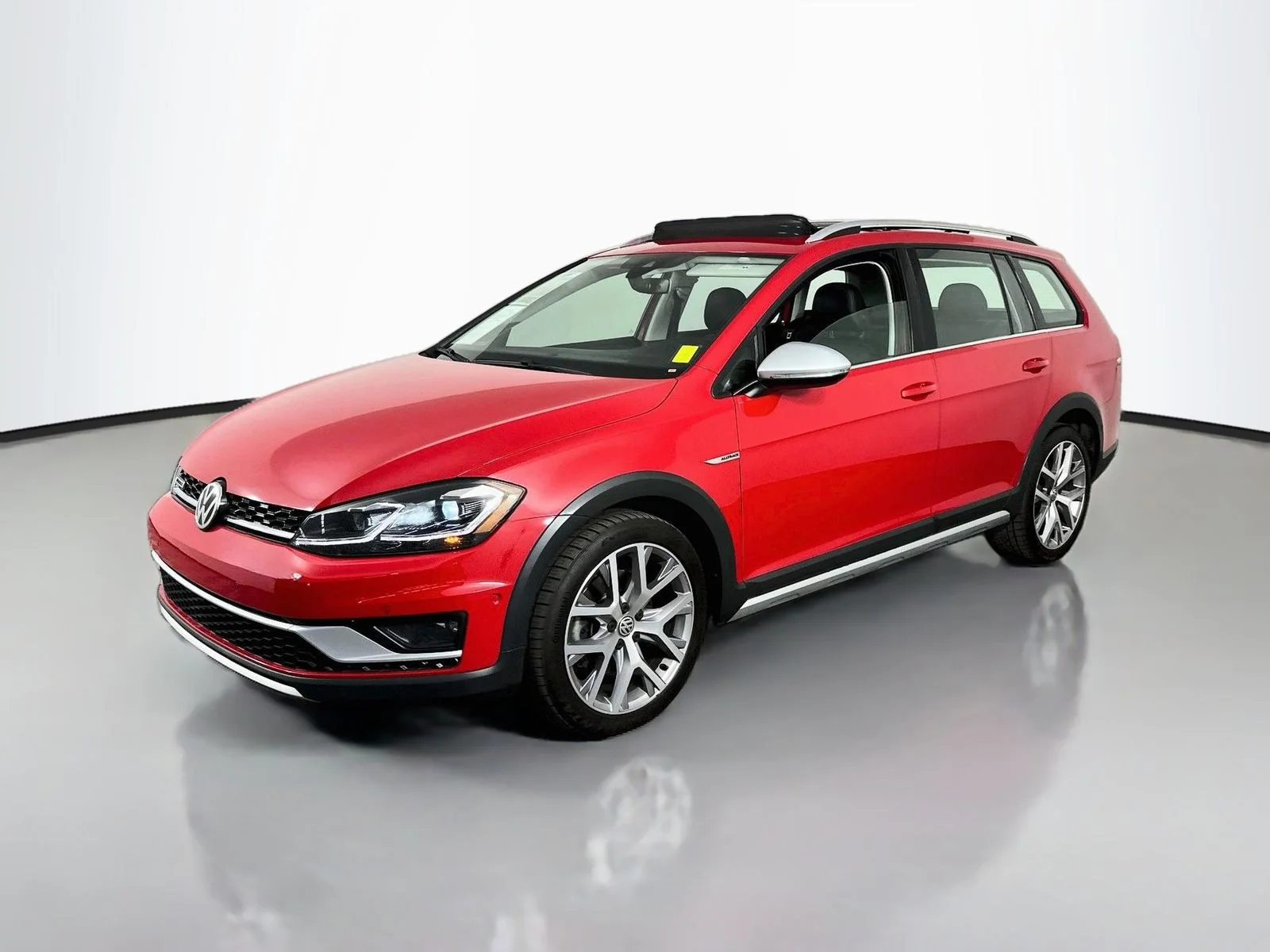 Used 2018 Tornado Red Volkswagen TSI SEL image 4