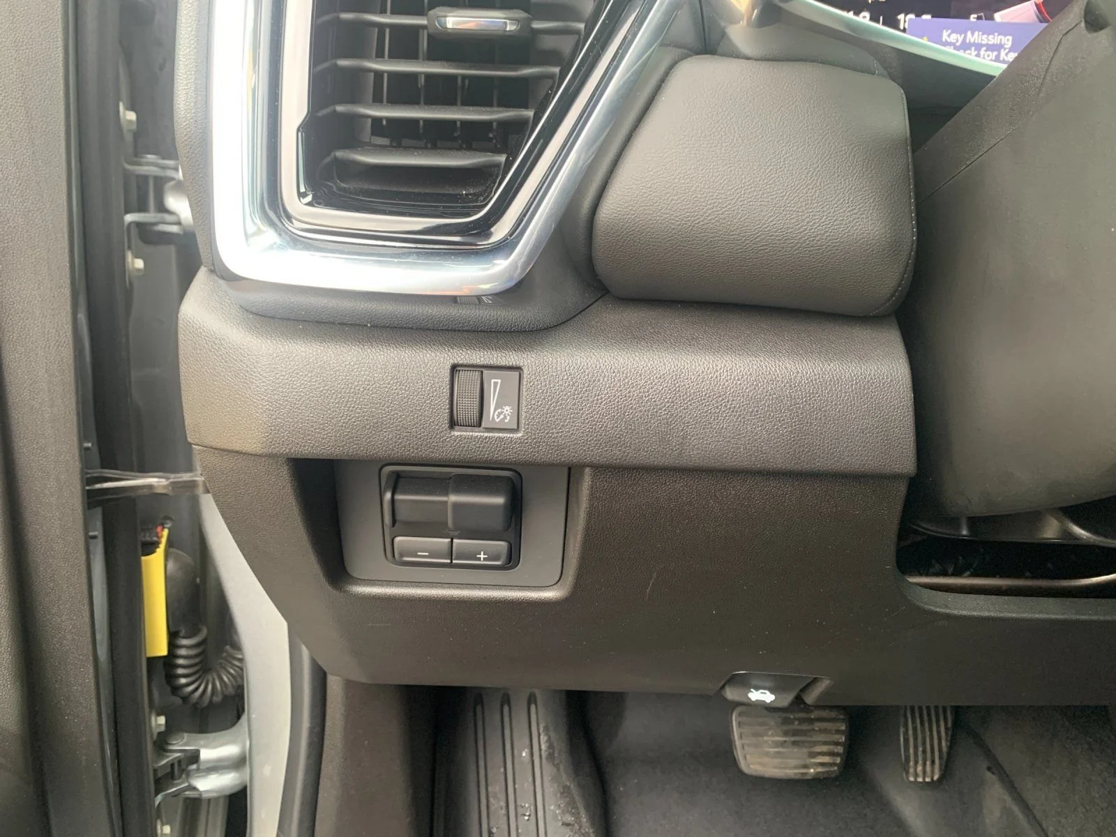 Used 2025 Sterling Metallic GMC Elevation image 30