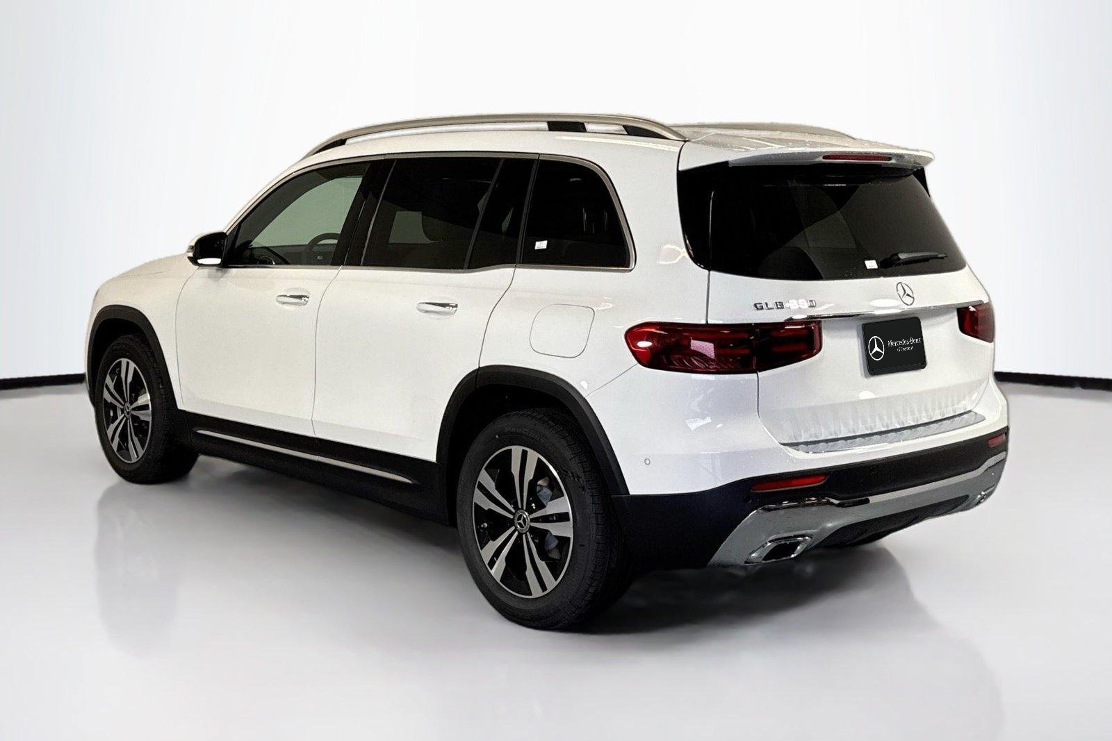 New 2026 Polar White Mercedes-Benz GLB 250 image 7