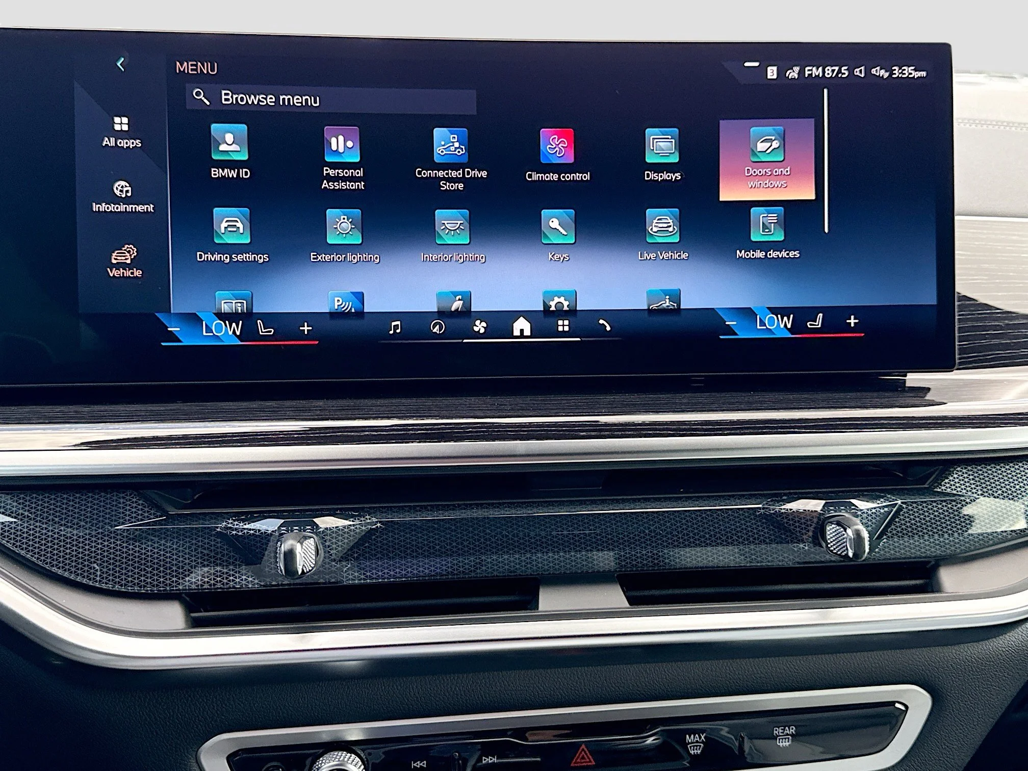 New 2026 Carbon Black Metallic BMW xDrive40i image 30