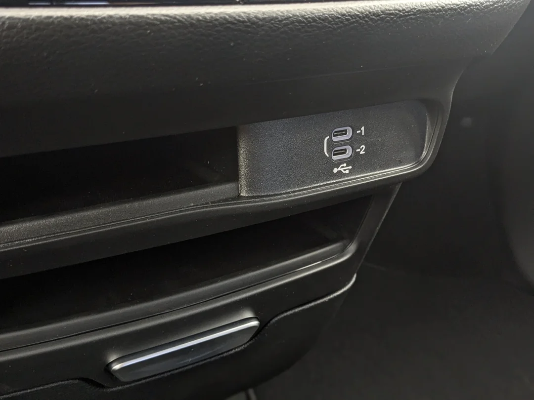 New 2027 Black Chrysler Select - - AWD - Safety Sphere Pkg - Stow n Go Seating - Heated Seats - Remote Start & More! image 20