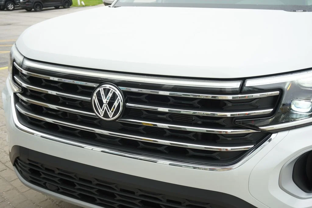 New 2026 White/off-white Volkswagen 2.0T SE w/Technology image 35