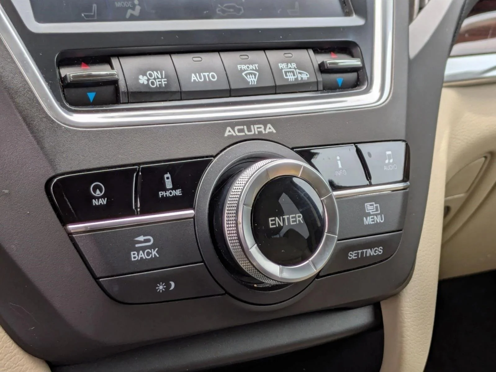 Used 2015 Silver Moon Acura Tech Pkg image 9