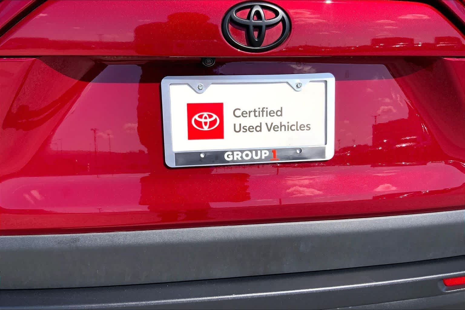 Used 2024 Ruby Flare Pearl Toyota XLE image 10