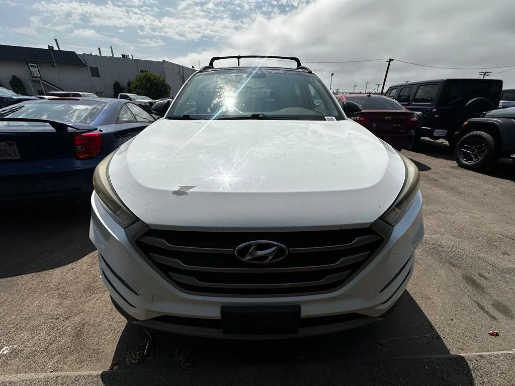 Used 2017 White Hyundai Night image 4