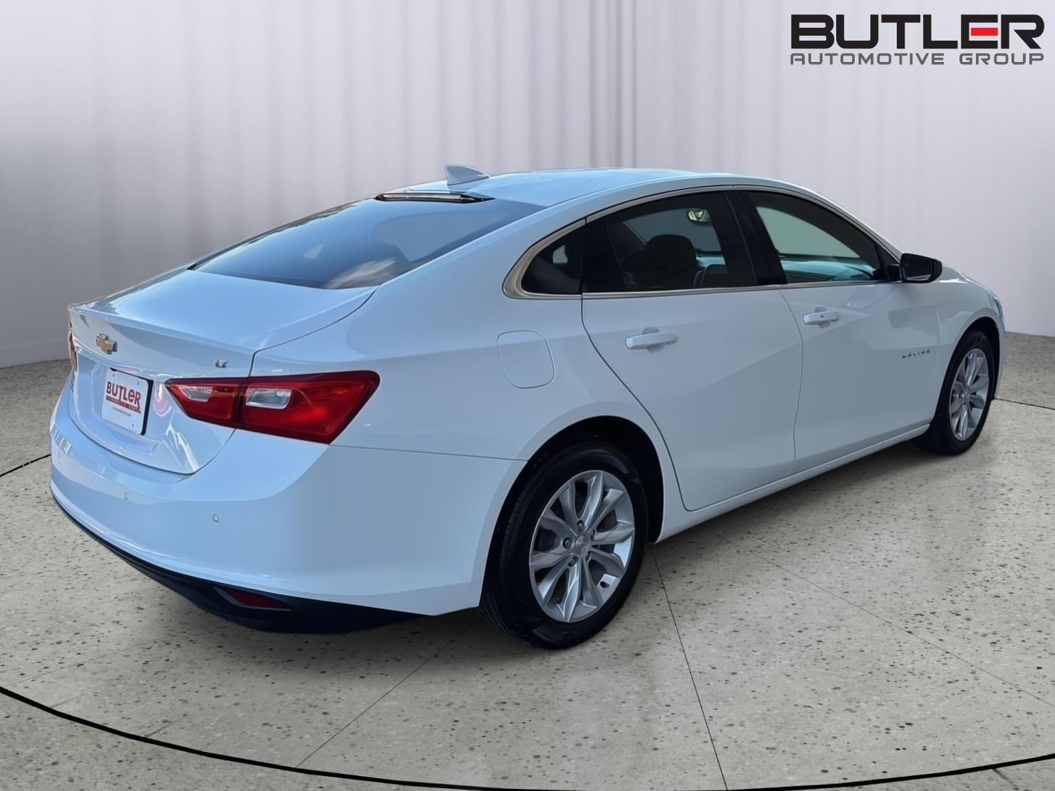Used 2024 Summit White Chevrolet LT image 6