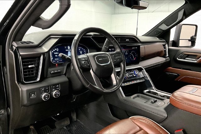 Used 2024 Onyx Black GMC Denali Ultimate image 15
