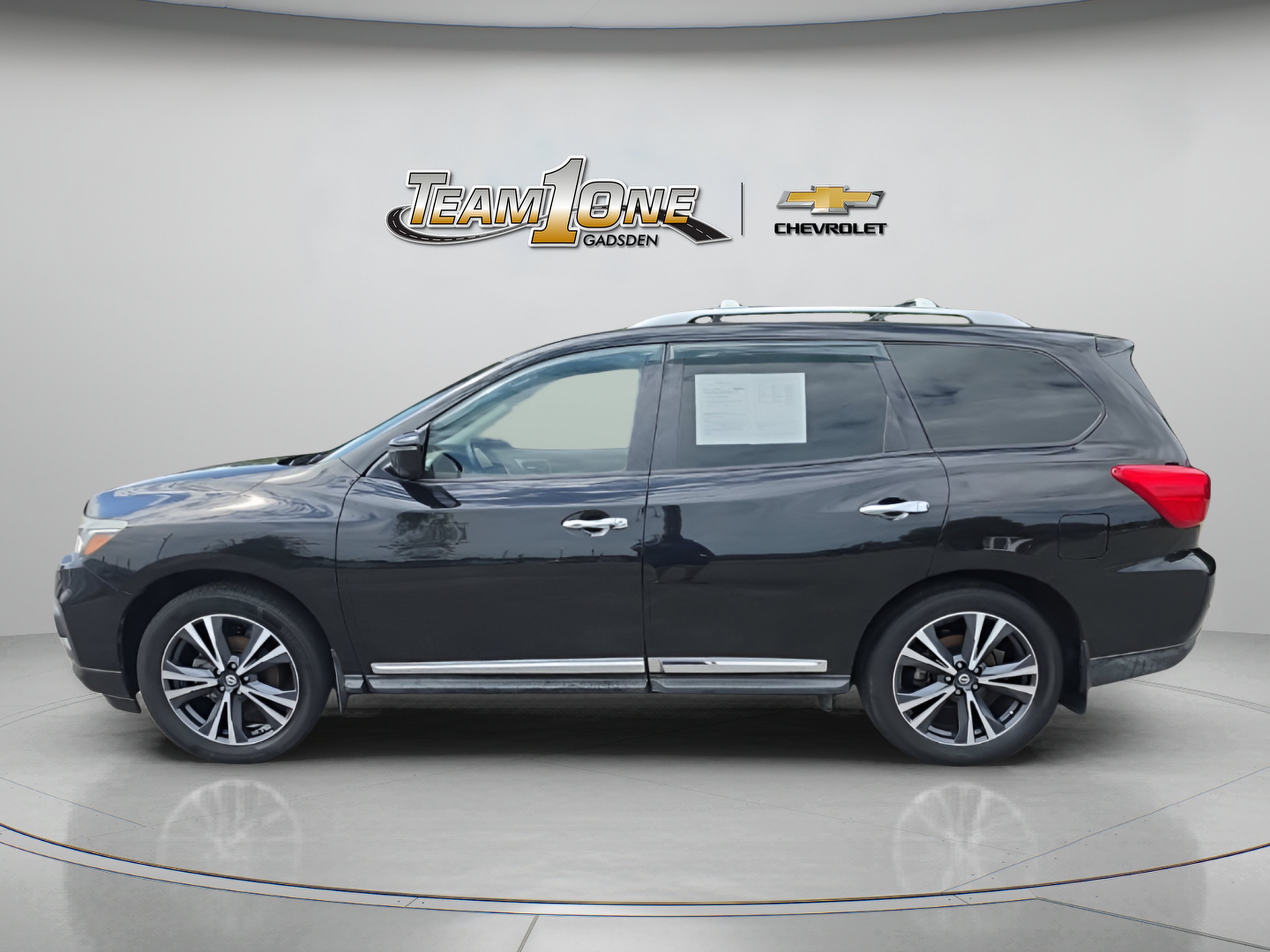 Used 2018 Black Nissan Platinum image 4