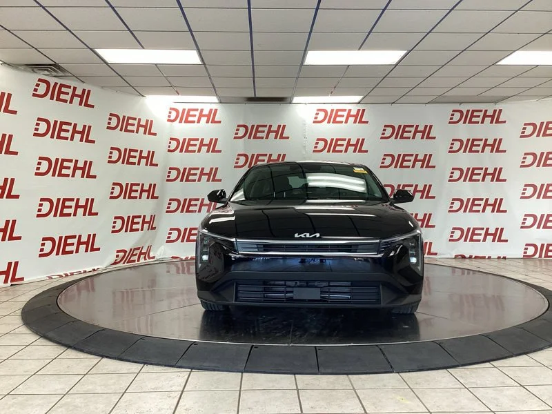 Used 2025 Black Kia LXS image 2