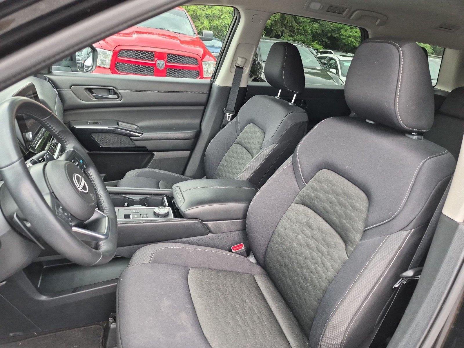 Used 2024 Super Black Nissan SV image 18