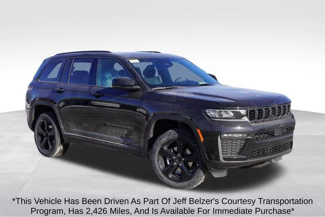 New 2026 Diamond Black Crystal Pearl-Coat Exterior Paint Jeep Limited image 1