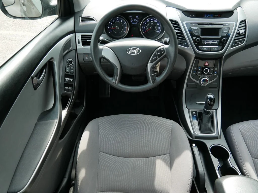 Used 2014 Gray Hyundai SE image 12