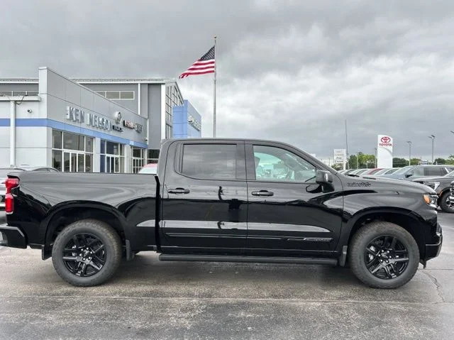 New 2026 Black Chevrolet High Country image 13