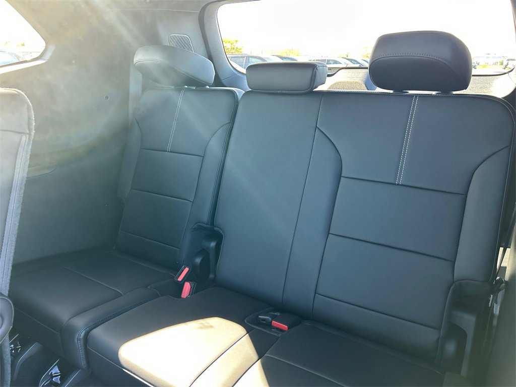 2026 GMC ACADIA - Image 32