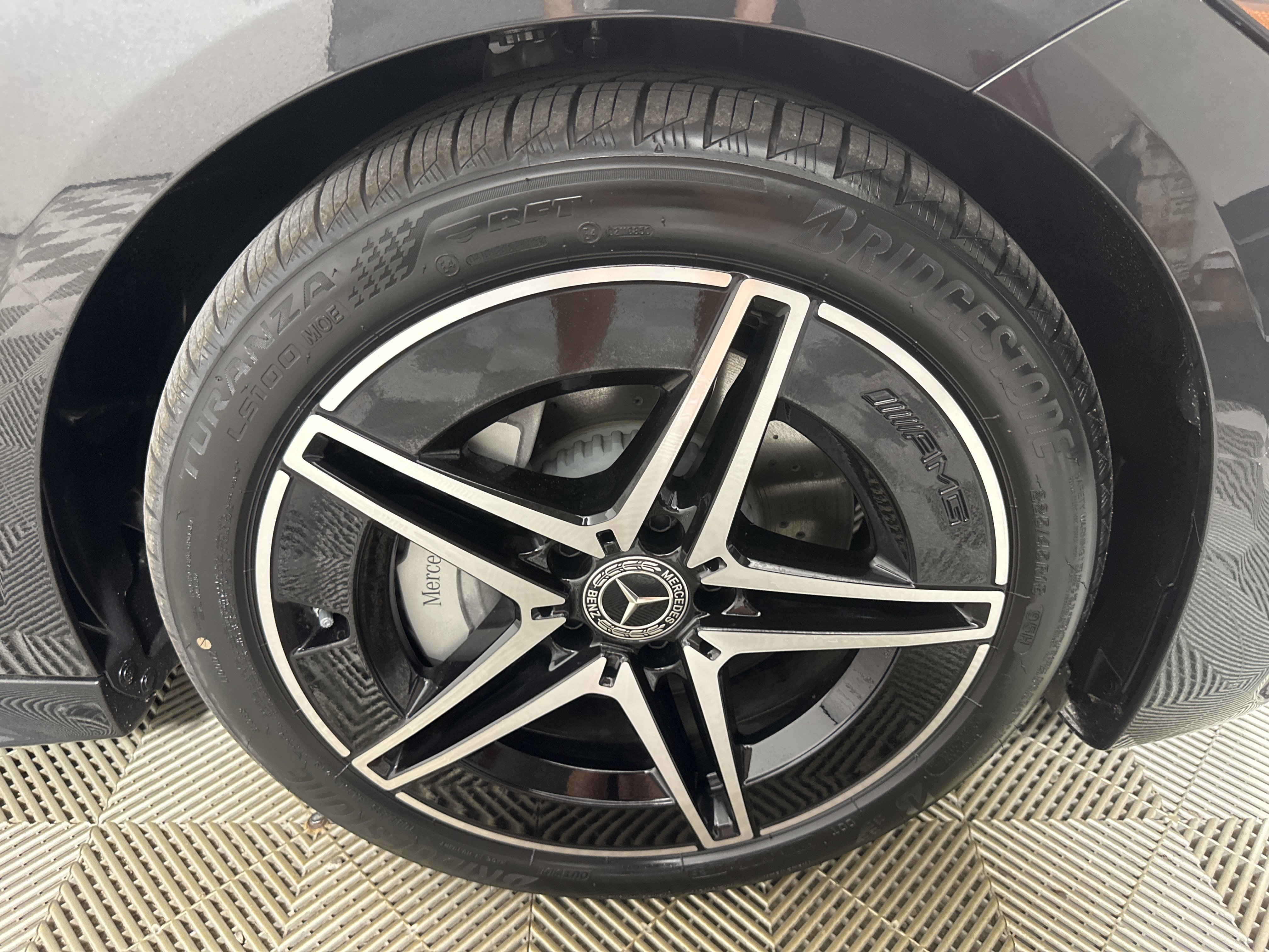 New 2026 GRAPHITE GREY METALLIC Mercedes-Benz C 300 image 26