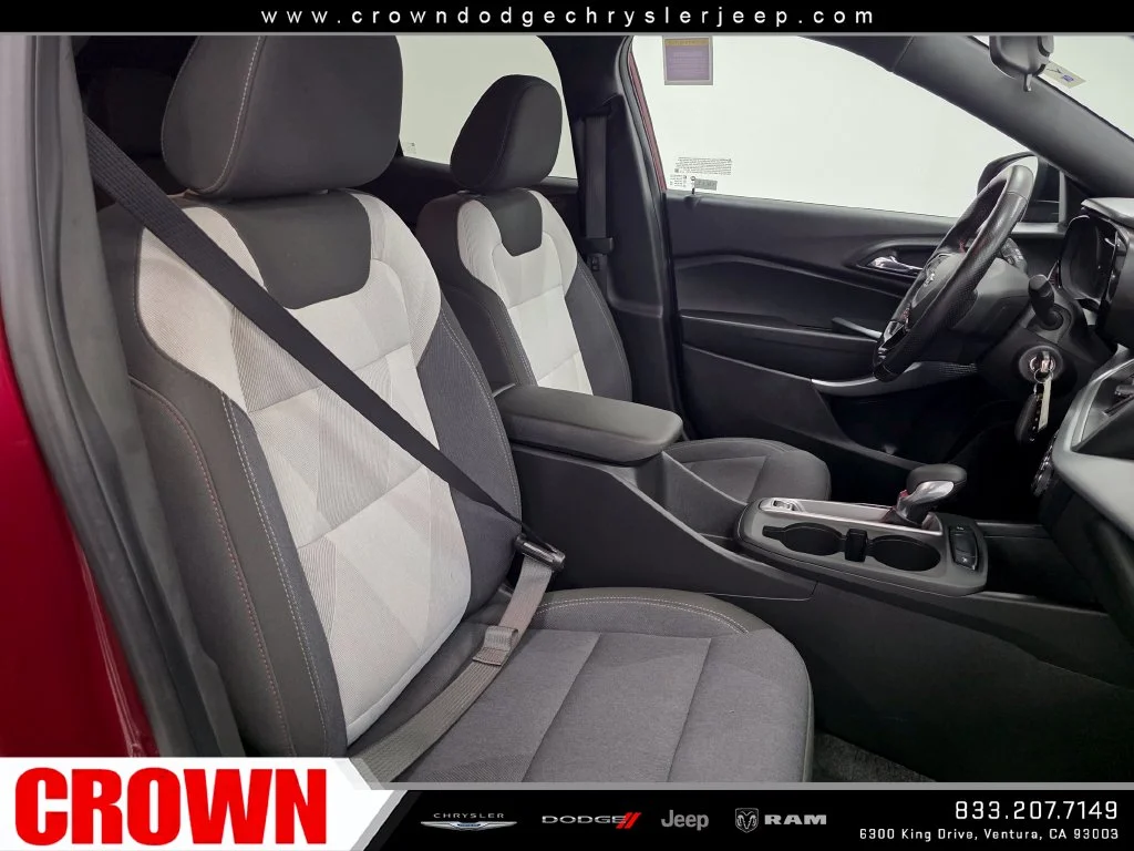 Used 2025 Red Chevrolet 1RS image 13