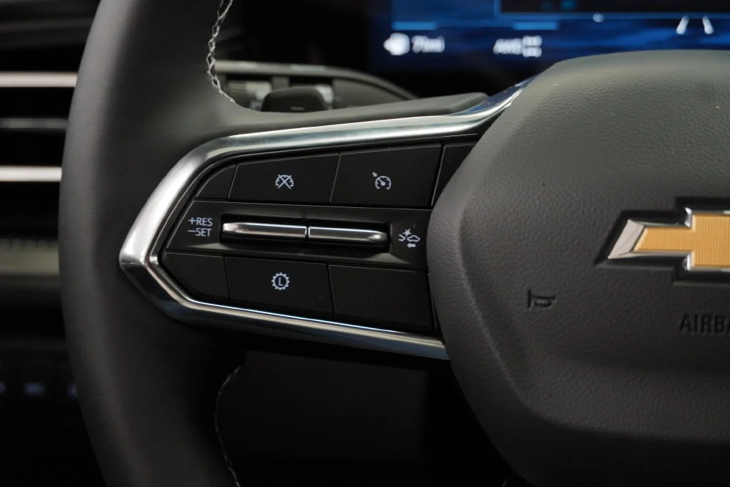 New 2027 Mosaic Black Metallic Chevrolet LT image 28