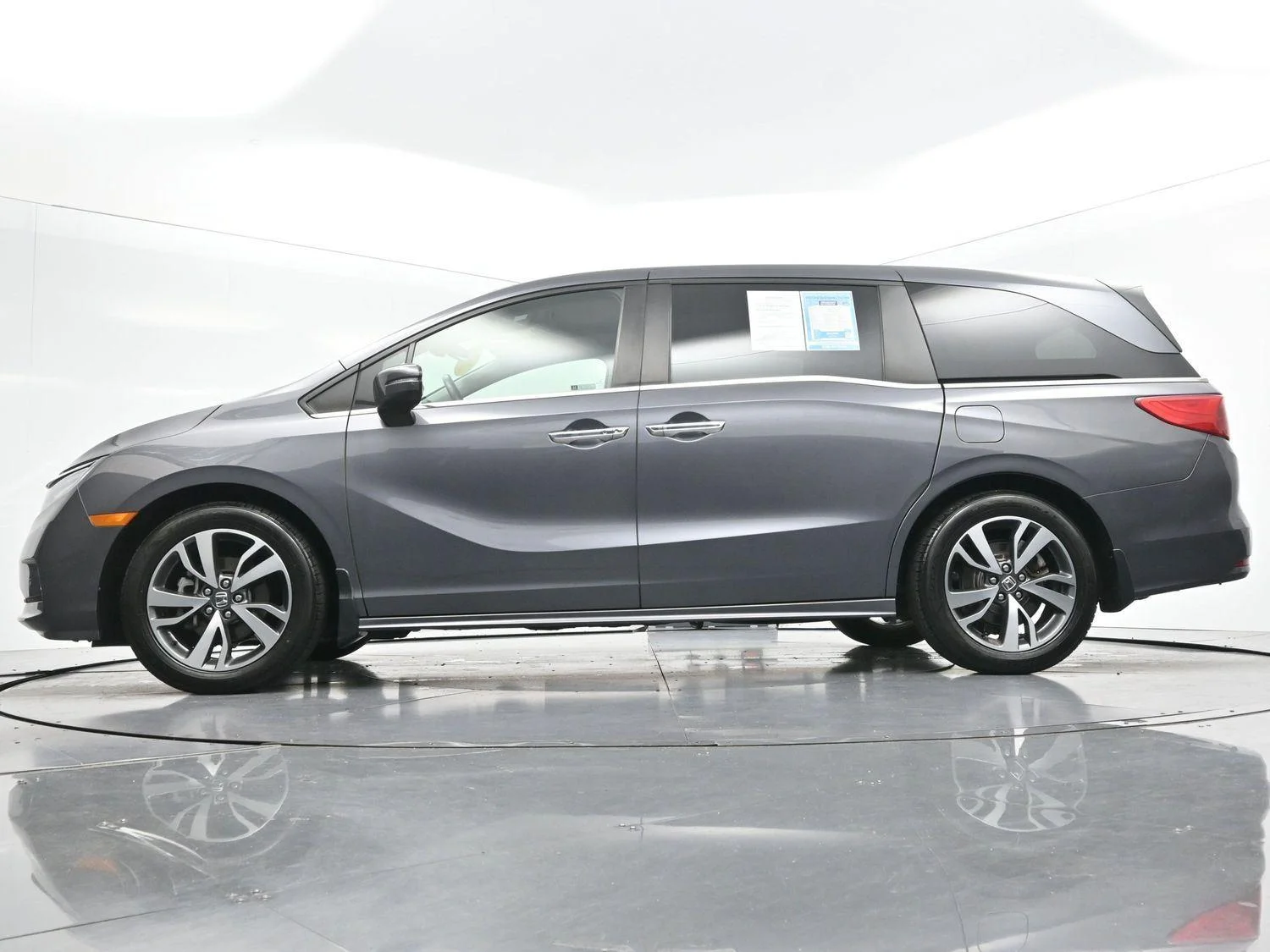 Used 2023 Modern Steel Metallic Honda Touring image 57