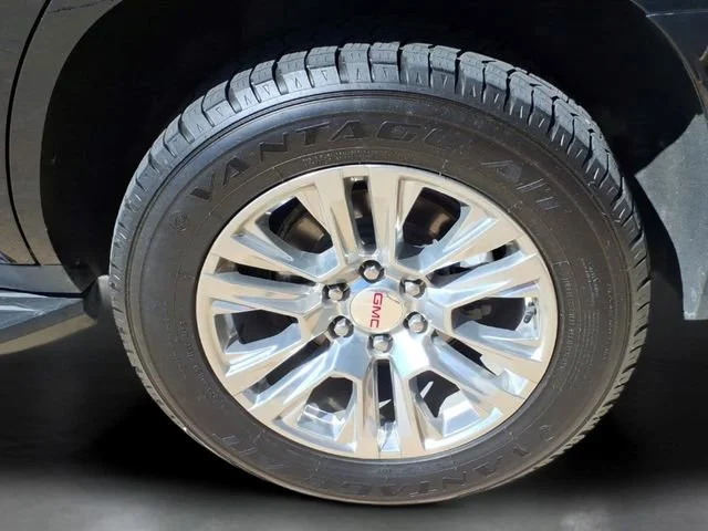 Used 2024 Onyx Black GMC Denali image 32