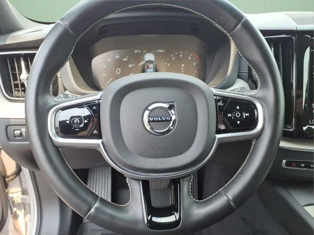Used 2020 Silver Volvo T5 Inscription image 18