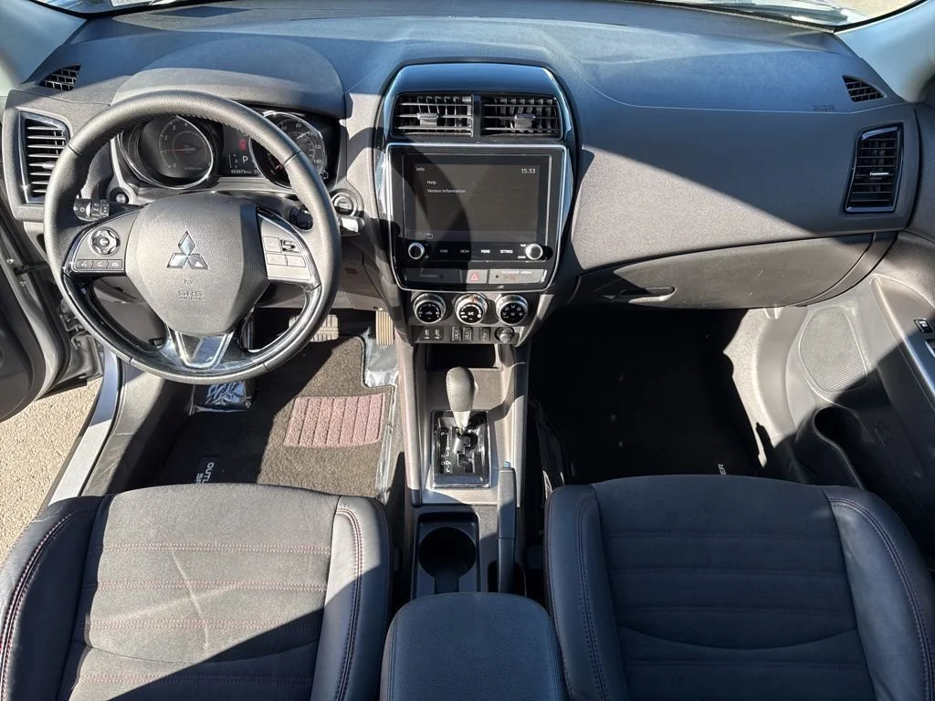 Used 2023 Silver Mitsubishi ES image 17
