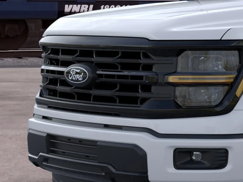 New 2026 Oxford White Ford XLT image 17