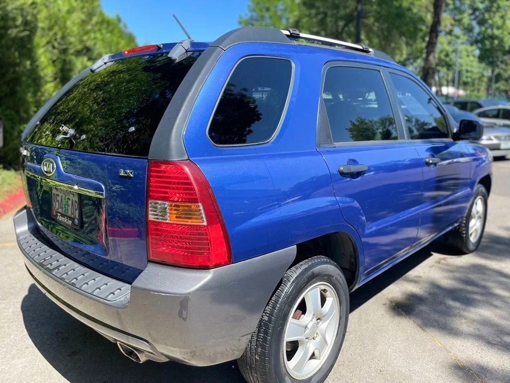 Used 2008 Blue Kia LX image 4