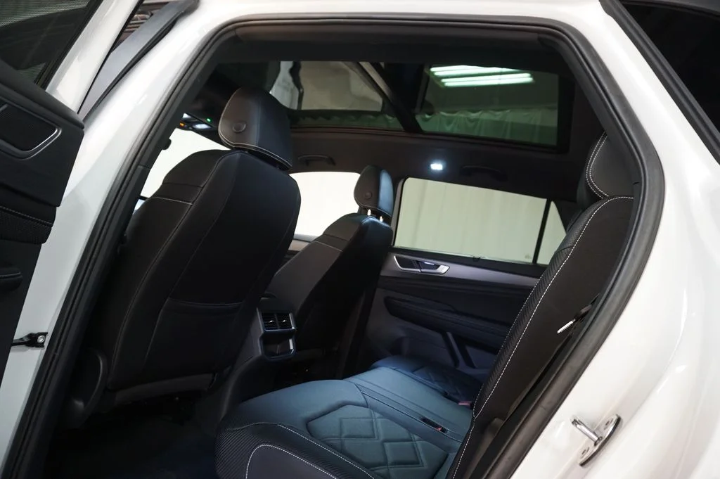 New 2026 White/off-white Volkswagen 2.0T SE w/Technology image 28
