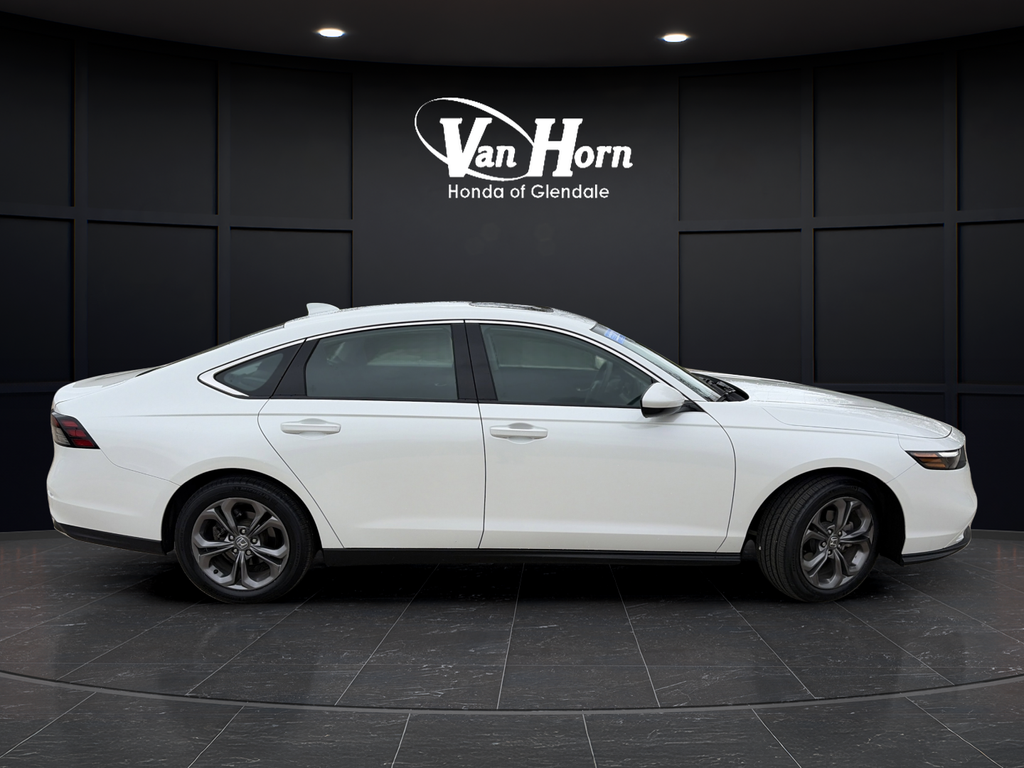 Used 2024 Platinum White Pearl Honda EX image 8